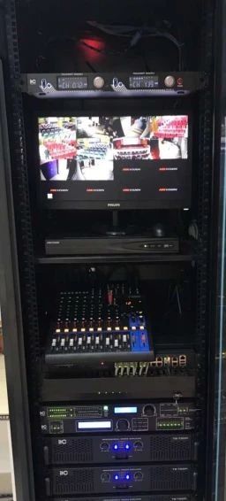 配電箱在技術要求中:如何定義左門或右門？圖紙示例